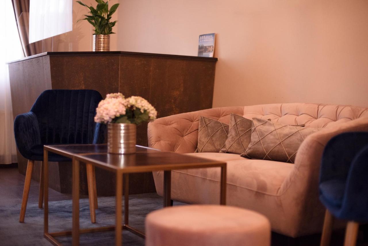 Hotel Das Kleine Ritz Fellbach Esterno foto
