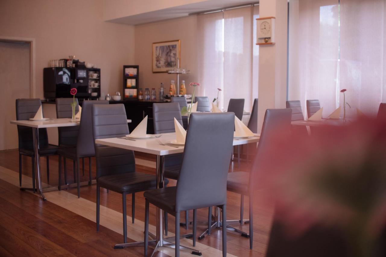 Hotel Das Kleine Ritz Fellbach Esterno foto
