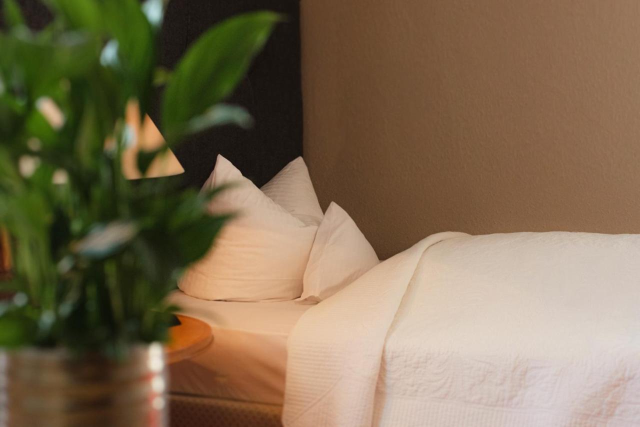 Hotel Das Kleine Ritz Fellbach Esterno foto