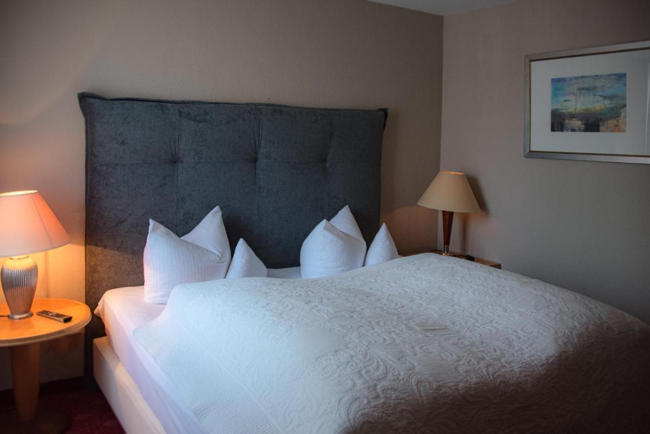 Hotel Das Kleine Ritz Fellbach Esterno foto