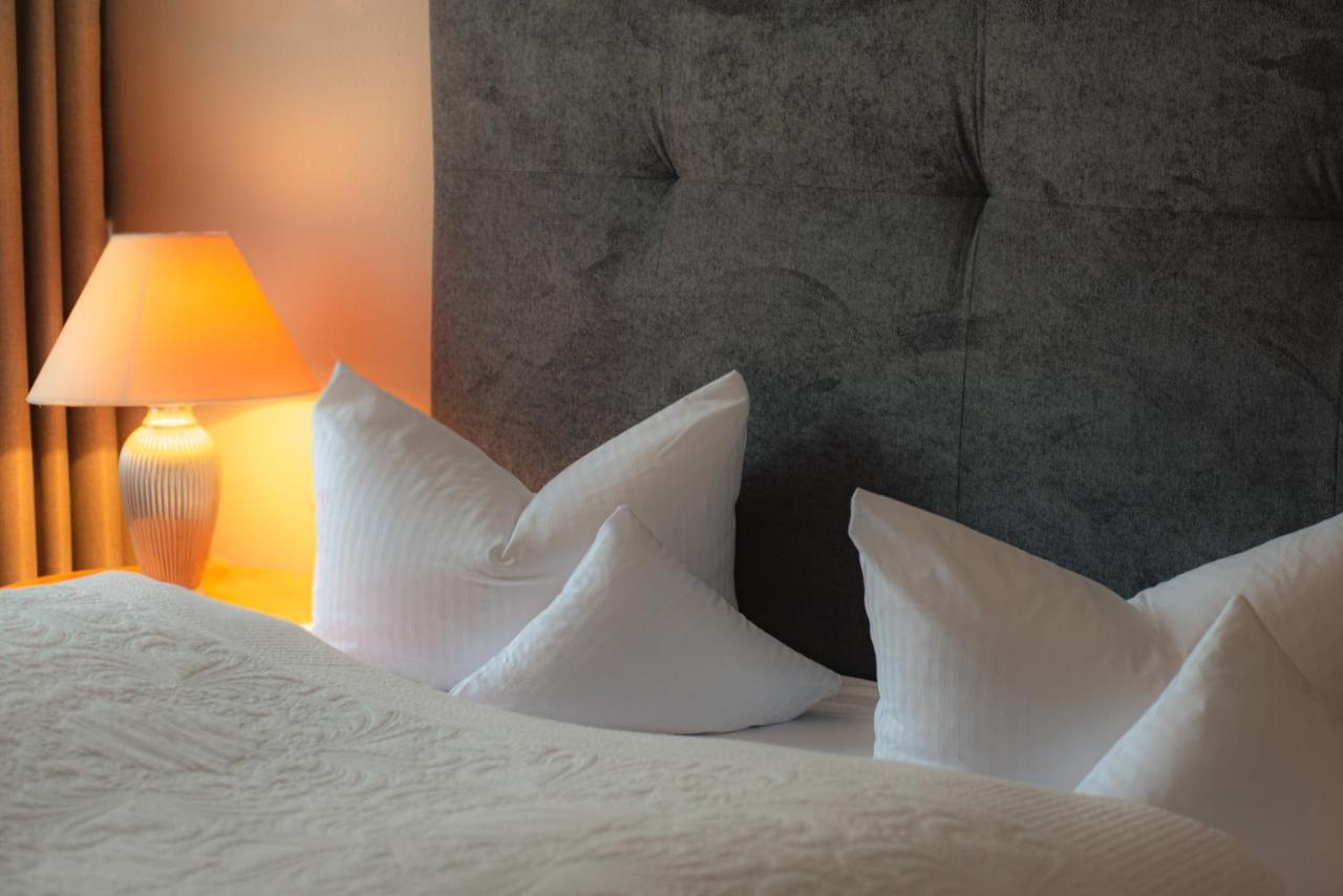 Hotel Das Kleine Ritz Fellbach Esterno foto