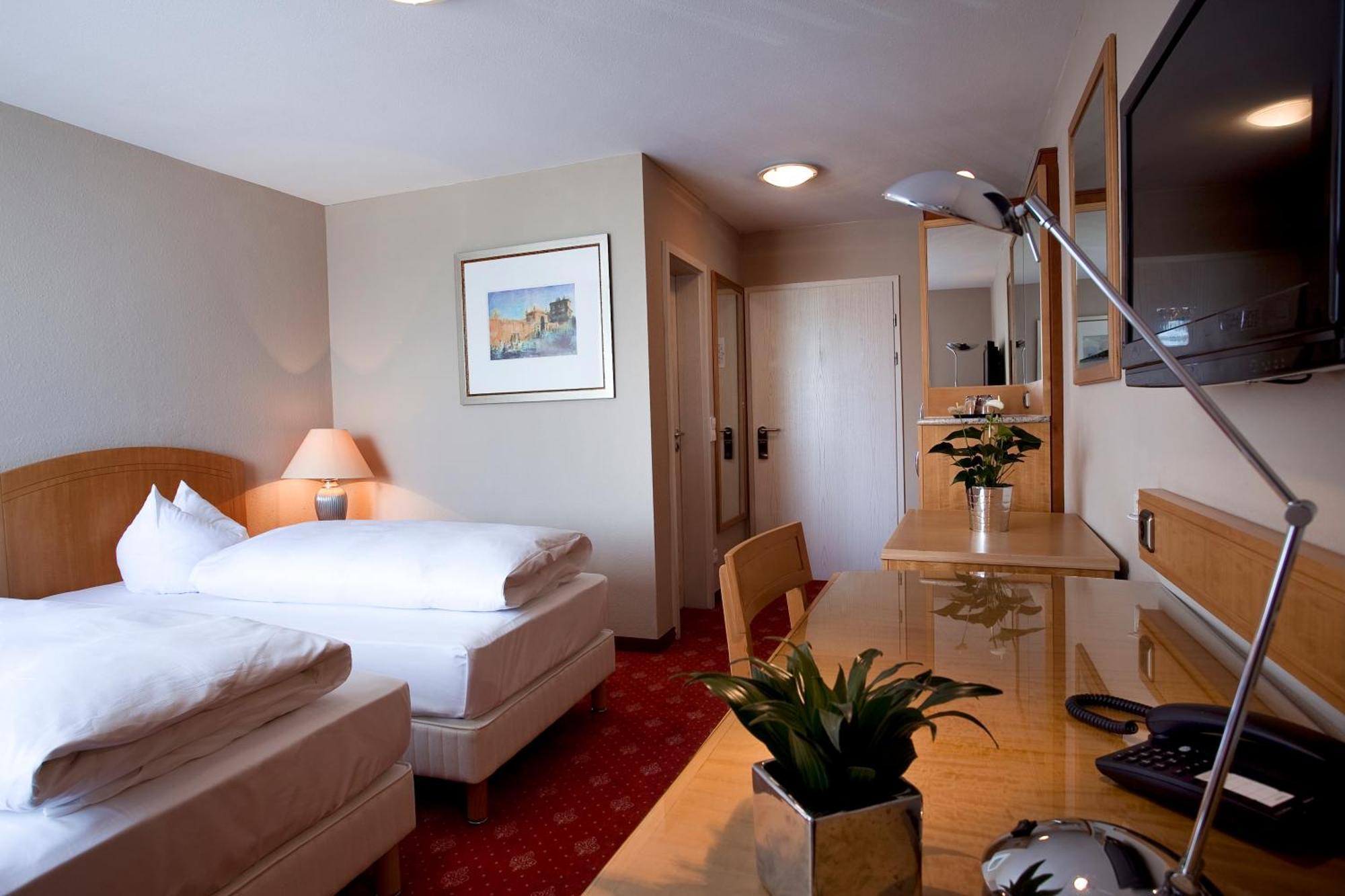Hotel Das Kleine Ritz Fellbach Esterno foto