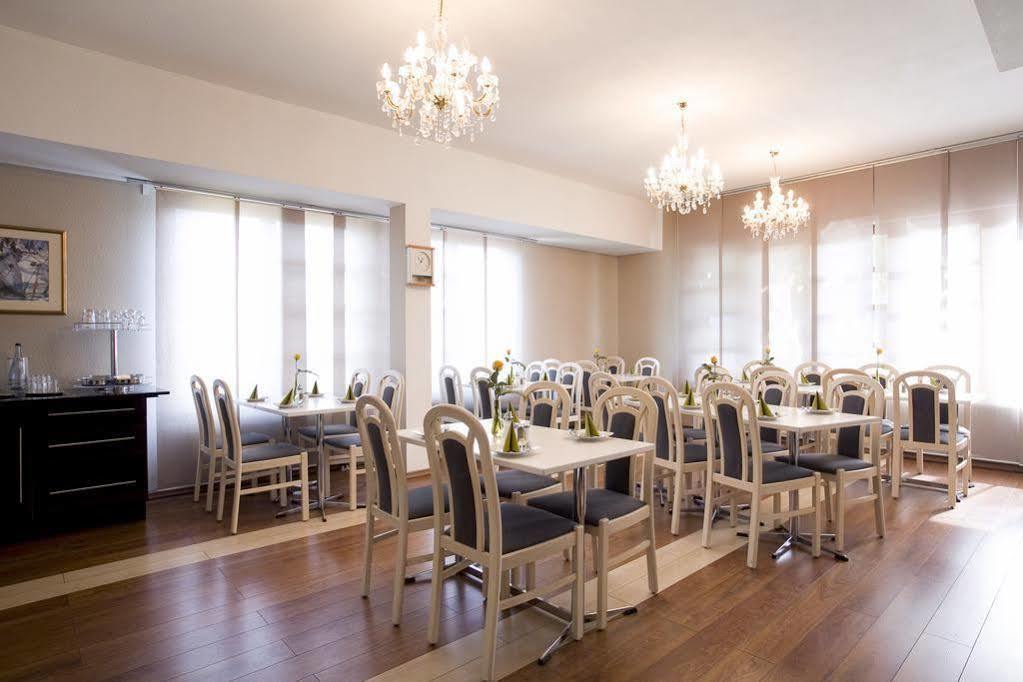 Hotel Das Kleine Ritz Fellbach Esterno foto